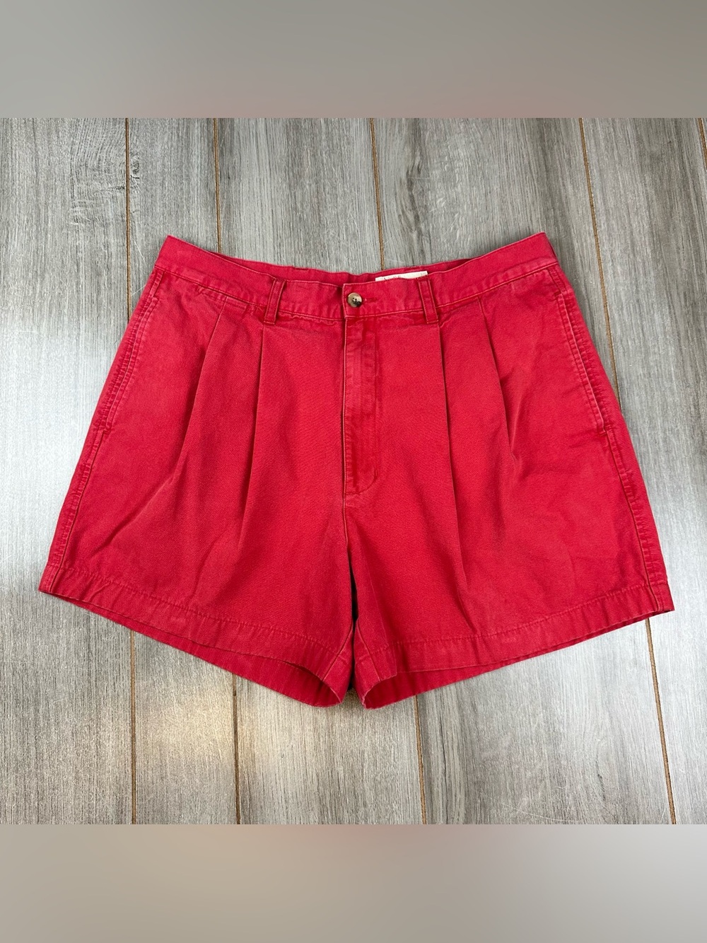VTG Y2K Eddie Bauer Pleated Shorts 32 (tag 36) Chino Red